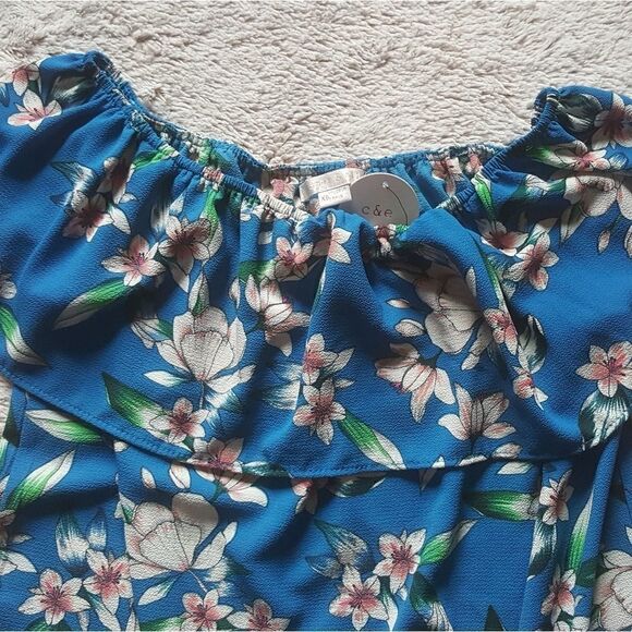 COOPER & ELLA Top Floral Blue Ruffle Top NEW Size XS - Picture 3 of 5